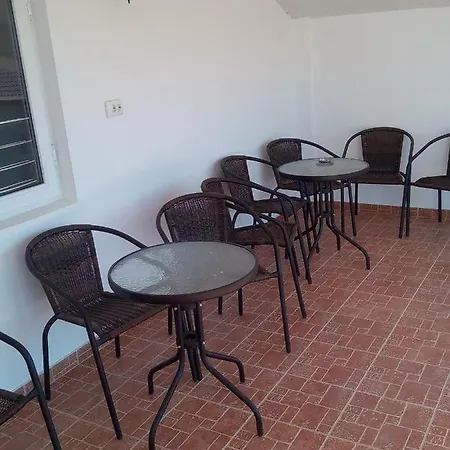 Andre Доуэ-Май